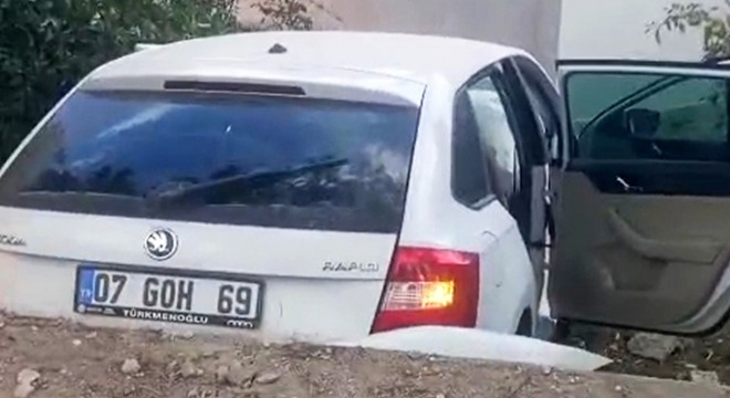 Otomobil bahçeye düştü: 2 yaralı