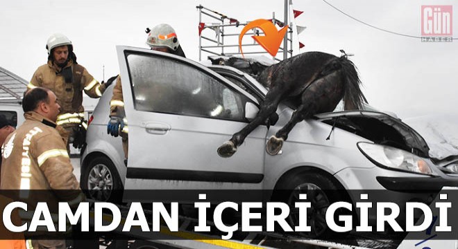 Otomobil çarptı, camdan içeri girdi