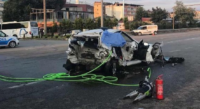 Otomobil ile minibüs çarpıştı: 2 ölü, 12 yaralı