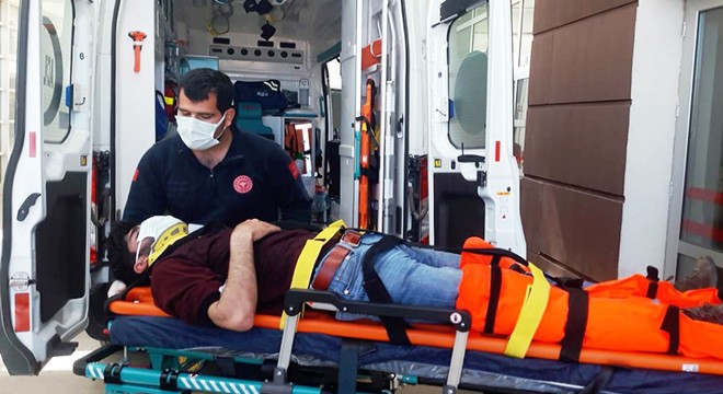 Otomobil ile motosiklet çarpıştı: 2 yaralı