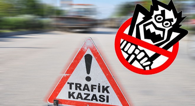 Otomobil kamyonete arkadan çarptı: 1'i ağır, 3 yaralı