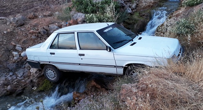 Otomobil piknikçilerin arasına daldı: 1 yaralı