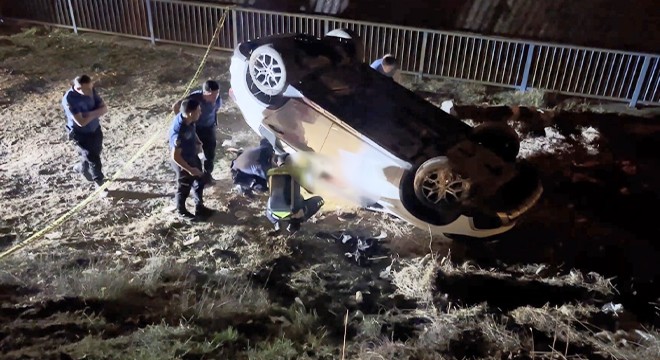 Otomobil şarampole devrildi: 1 ölü