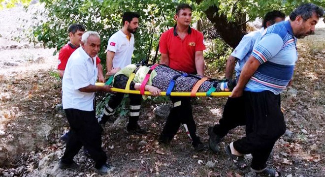 Otomobil uçuruma yuvarlandı: 4 yaralı