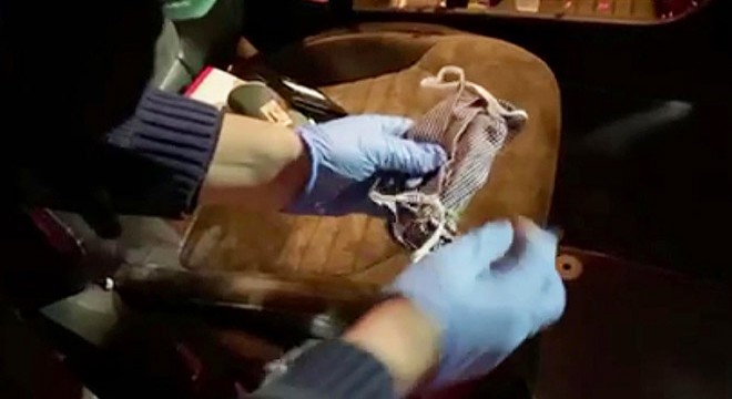 Otomobilde maskeye gizlenmiş uyuşturucu bulundu