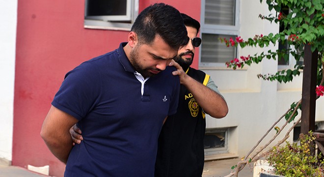 Otomobilde ölü bulunan galericiyi sevgilisinin oğlu dövmüş