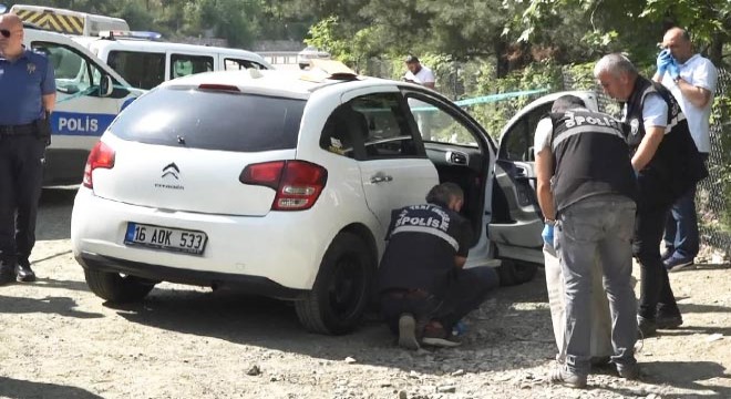 Otomobilde tabancayla başından vurulmuş cesedi bulundu
