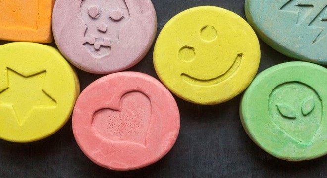 Otomobilde uyuşturucu ile yakalandı, tutuklandı