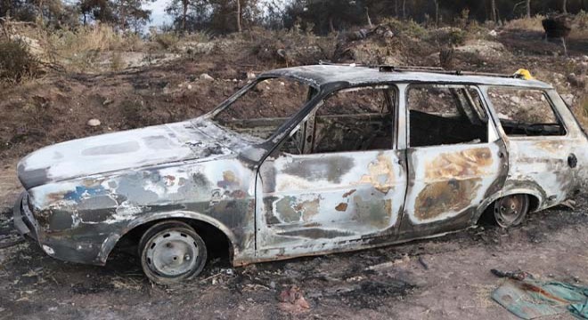 Otomobilde çıkan yangın ormana sıçradı, 3 hektar alan küle döndü