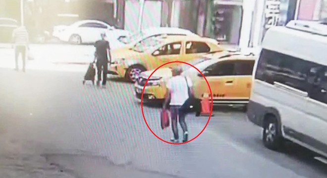 Otomobilden 2 milyon liralık döviz ve çekleri çaldı