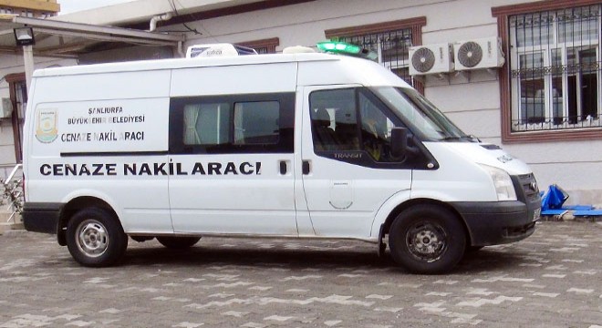 Otomobile çarpan motosikletin sürücüsü öldü