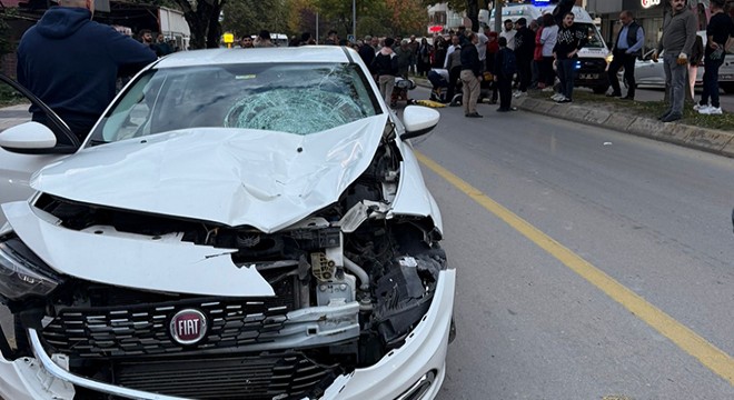 Otomobilin çarptığı kadın öldü