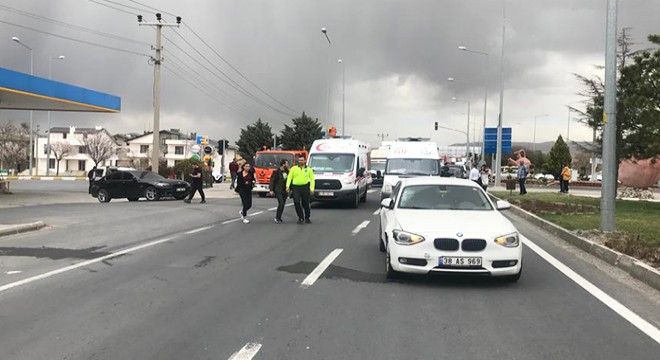 Otomobilin çarptığı turist kadın öldü