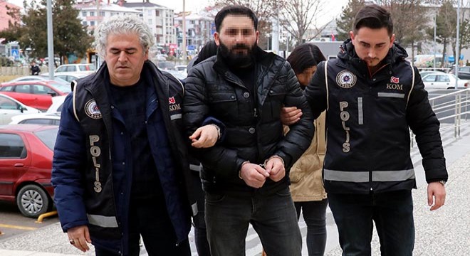 Otomobilin zulasından 10 kilo eroin çıktı