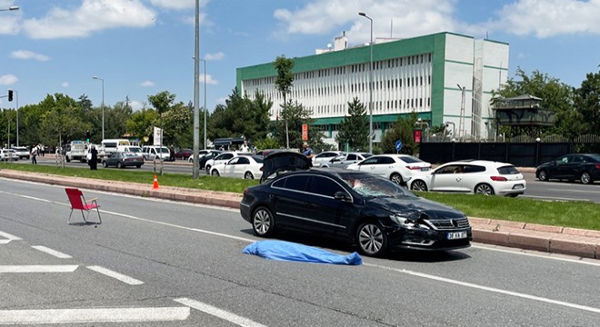 Otomobilin çarptığı bisikletli öldü