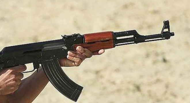 Otomobilinde kalaşnikoflu saldırıda yaralandı