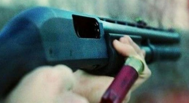 Otomobilinde pompalı tüfekle vuruldu, hastanede öldü
