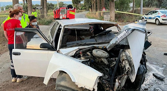 Otomobiliyle ağaca çarptığı kazada öldü