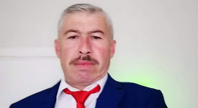 Otomobiliyle dereye uçan muhtar öldü