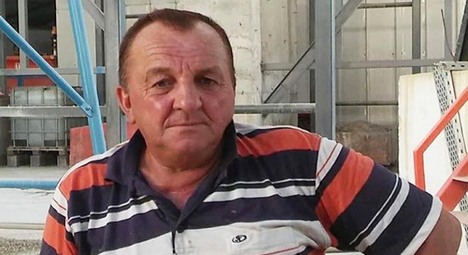 Otomobille çarpışan motosiklet sürücüsü öldü