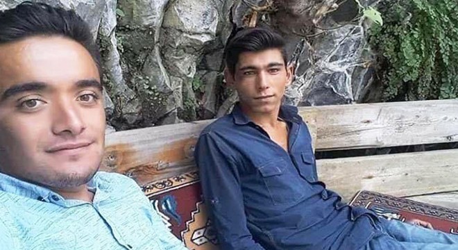 Otomobille çarpışan motosikletteki 2 genç öldü