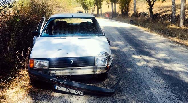 Otomobille motosiklet çarpıştı: 1 ölü, 2 yaralı