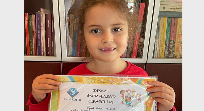 Öykü Arin'in ilk karne heyecanı