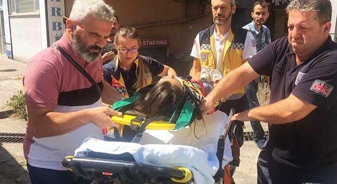 Oyun oynarken yüksekten düşen Yağmur, yaralandı