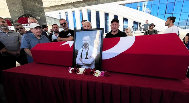 Oyuncu Serhat Kılıç, son yolculuğuna uğurlandı