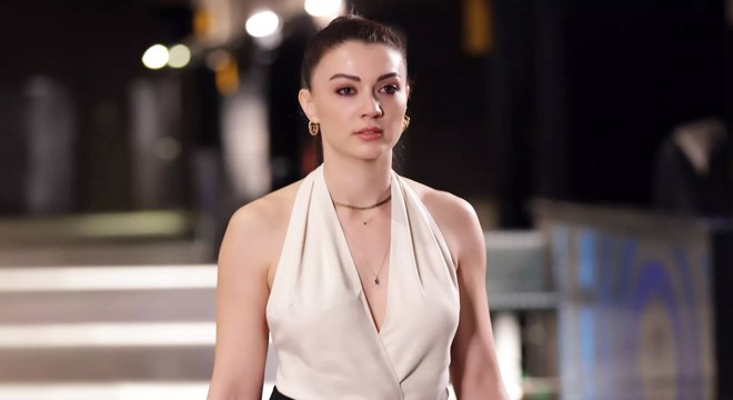 Oyuncu Burcu Özberk acı haberle sarsıldı