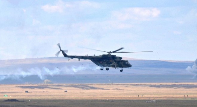 Özbekistan’da askeri helikopter düştü