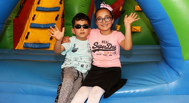 Özel bireyler Zıp Zıp Park'ta eğlendi