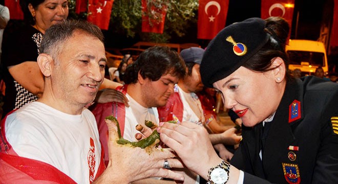 Özel bireylere özel kına gecesi