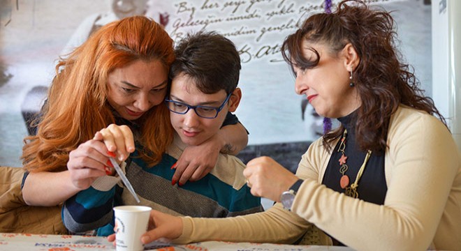 Özel çocuklar kendi parfümlerini yaptı