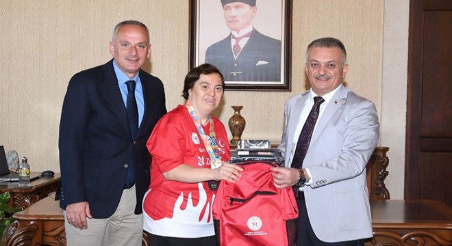 Özel şampiyondan Vali Yazıcı'ya ziyaret