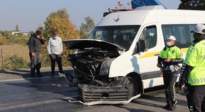 Özel eğitim öğrencilerinin servis minibüsü devrildi: 5 yaralı