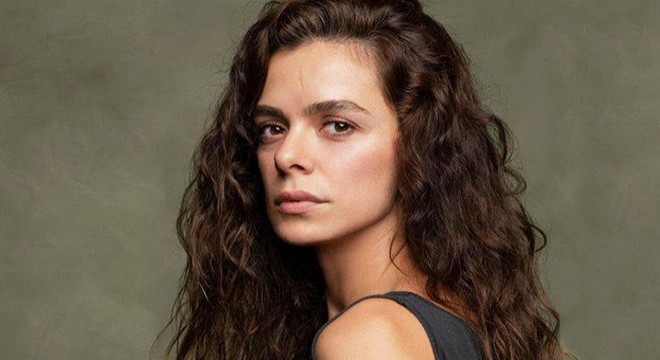 Özge Özpirinçci'nin doğum günü partisine polis baskını