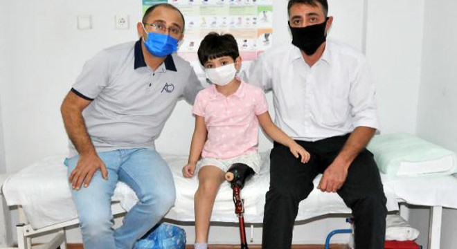 Özge'nin protezini değiştirmek için 30 bin liraya ihtiyaç var