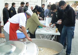 Side'de 5000 kişiye aşure dağıtıldı