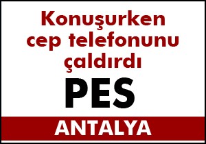 Sohbet ederken telefonu çalındı