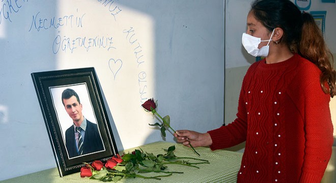 PKK'nın şehit ettiği Necmettin öğretmen anıldı