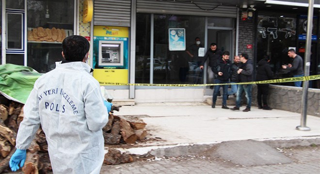 PTT şubesinde silahlı soygun; olay anı kamerada