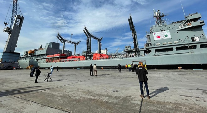 Pakistan'ın yardım gemisi Mersin Limanı'nda