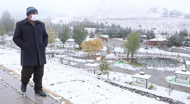 Palandöken beyaza büründü