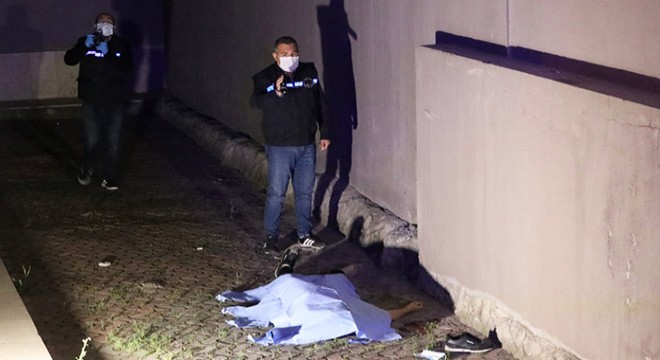 Apartmanın 4'üncü katından düşen kişi öldü