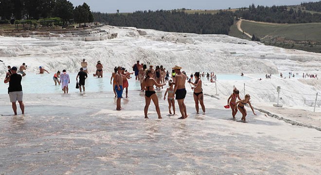 Pamukkale esnafı, yaz döneminden umutlu