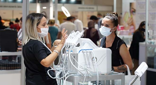 Pandemi sonrası ilk fuar İstanbul’da tedbirler ile açıldı