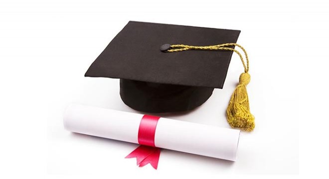 Para karşılığı sahte diploma düzenleyen 2 kişiye gözaltı