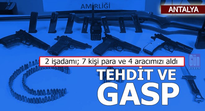 Paralarını gasbedip, 4 aracı üzerlerine geçirdiler