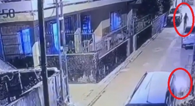 Parasını ödemeyen kişinin evinin önüne ses bombası attı